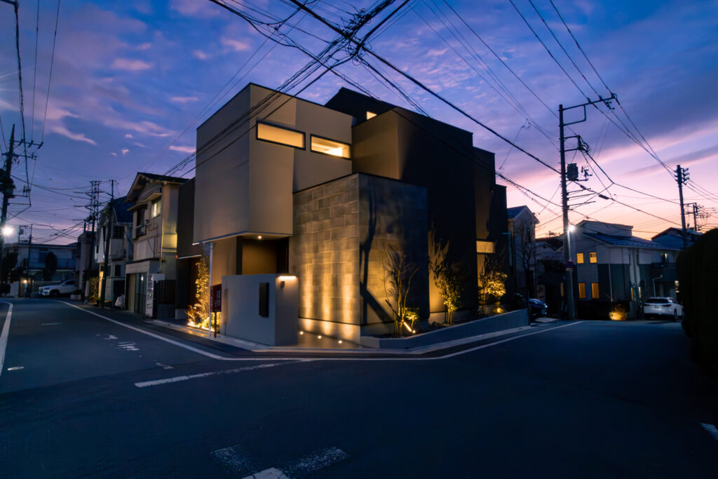 引き渡しまで完了し家に住むことをイメージした画像