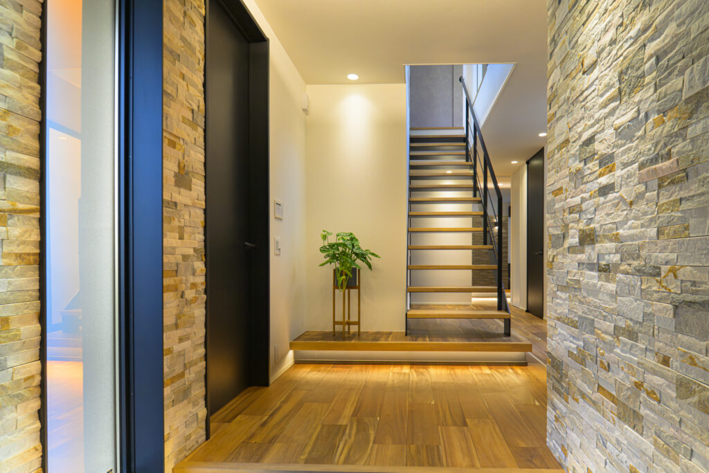 リゾートモダンを表すエントランス画像