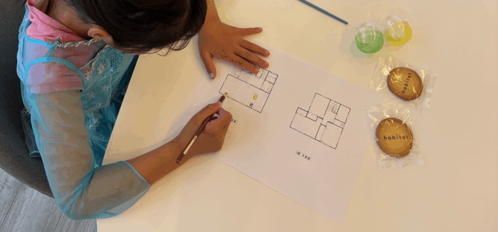 間取りの色塗りの様子