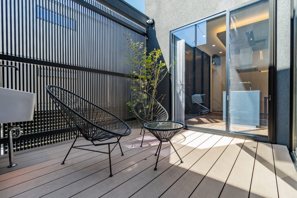 本鵠沼のパティオとLDKの画像1