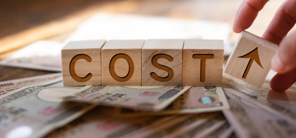 「費用相場」とランニングコストの罠を表す画像